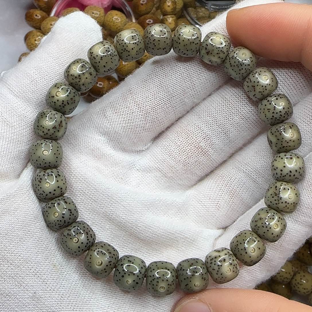 手串星月菩提8.8x8冰绿满绿老料石玉