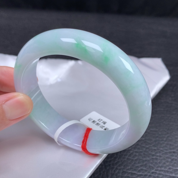 翡翠未镶嵌手镯  