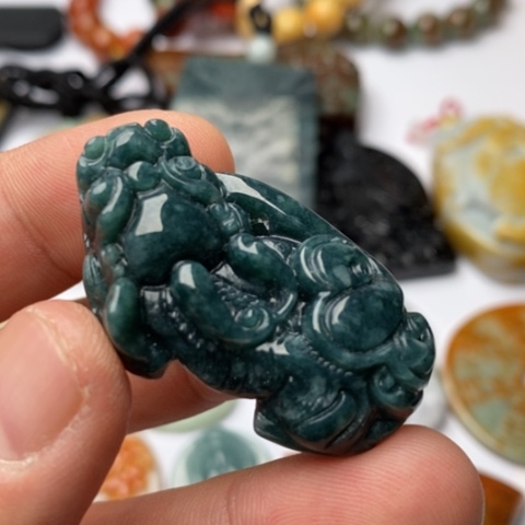 翡翠颈饰未镶嵌翡翠