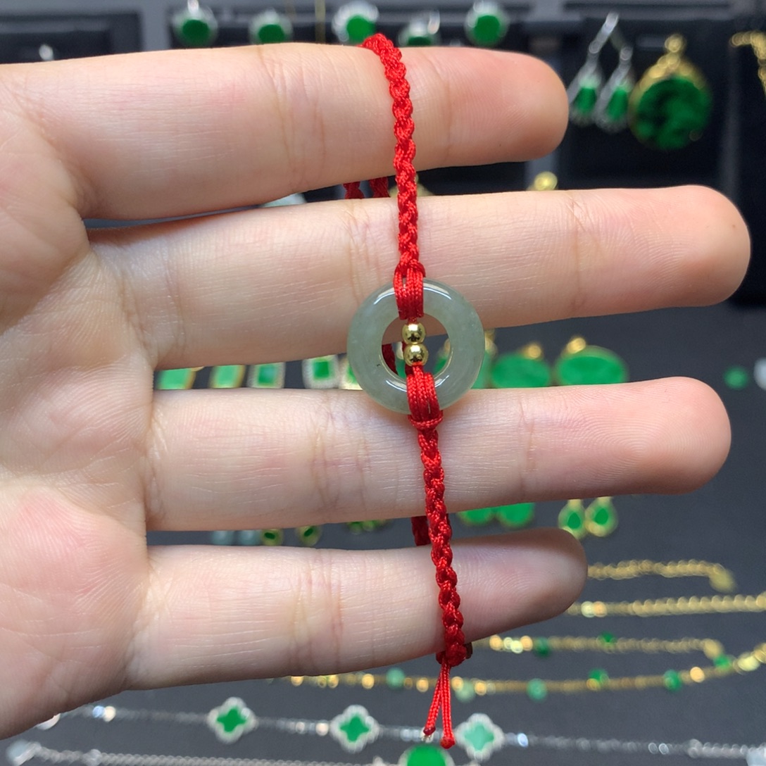 翡翠未镶嵌手绳有纹裂