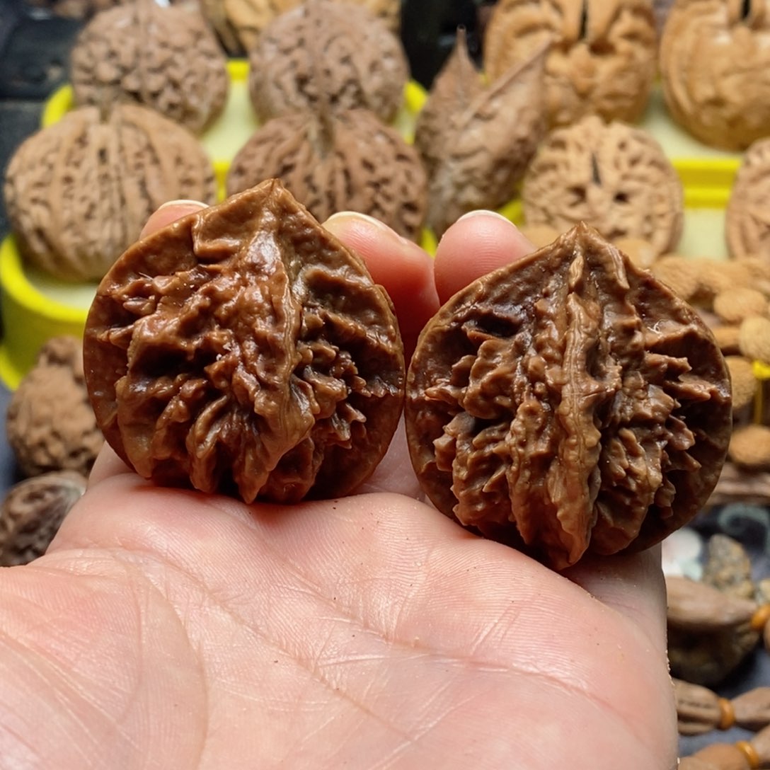 文玩核桃吊坠瑕疵100