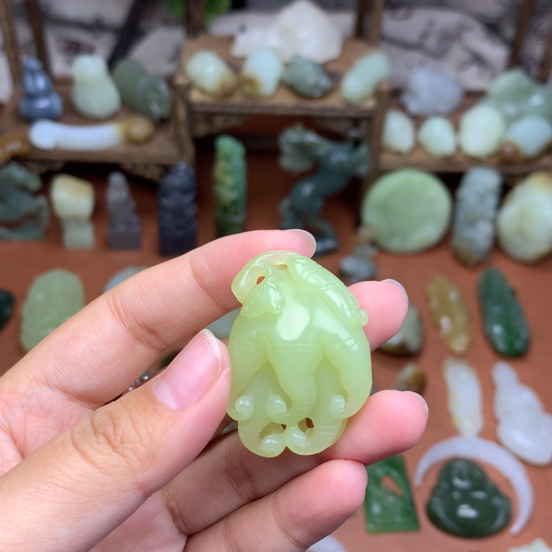 和田玉未镶嵌挂件