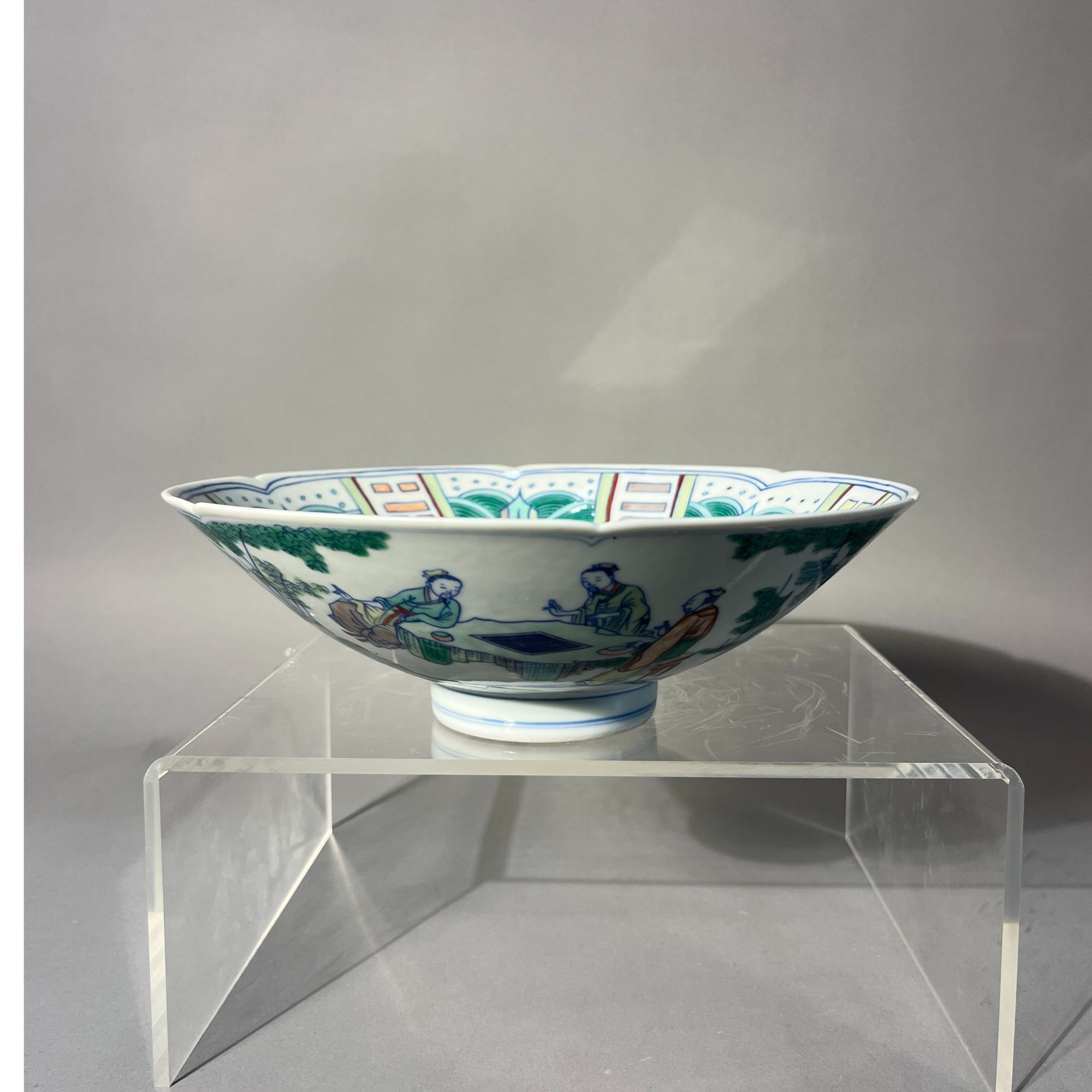 斗彩人物故事纹花口碗