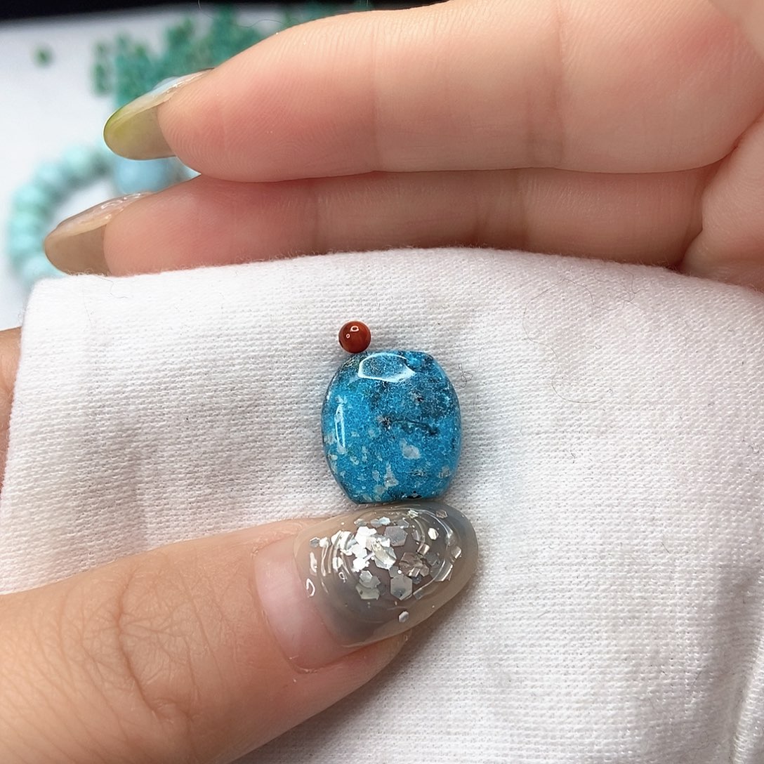 南红玛瑙未镶嵌珠宝奇石