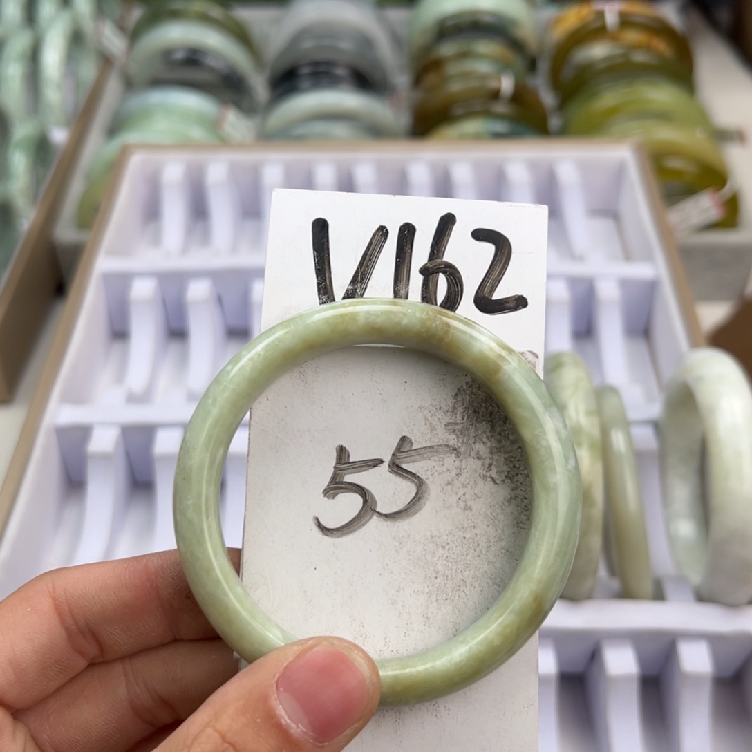 岫玉手镯未镶嵌天然岫玉微瑕