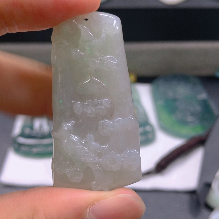 翡翠未镶嵌颈饰翡翠