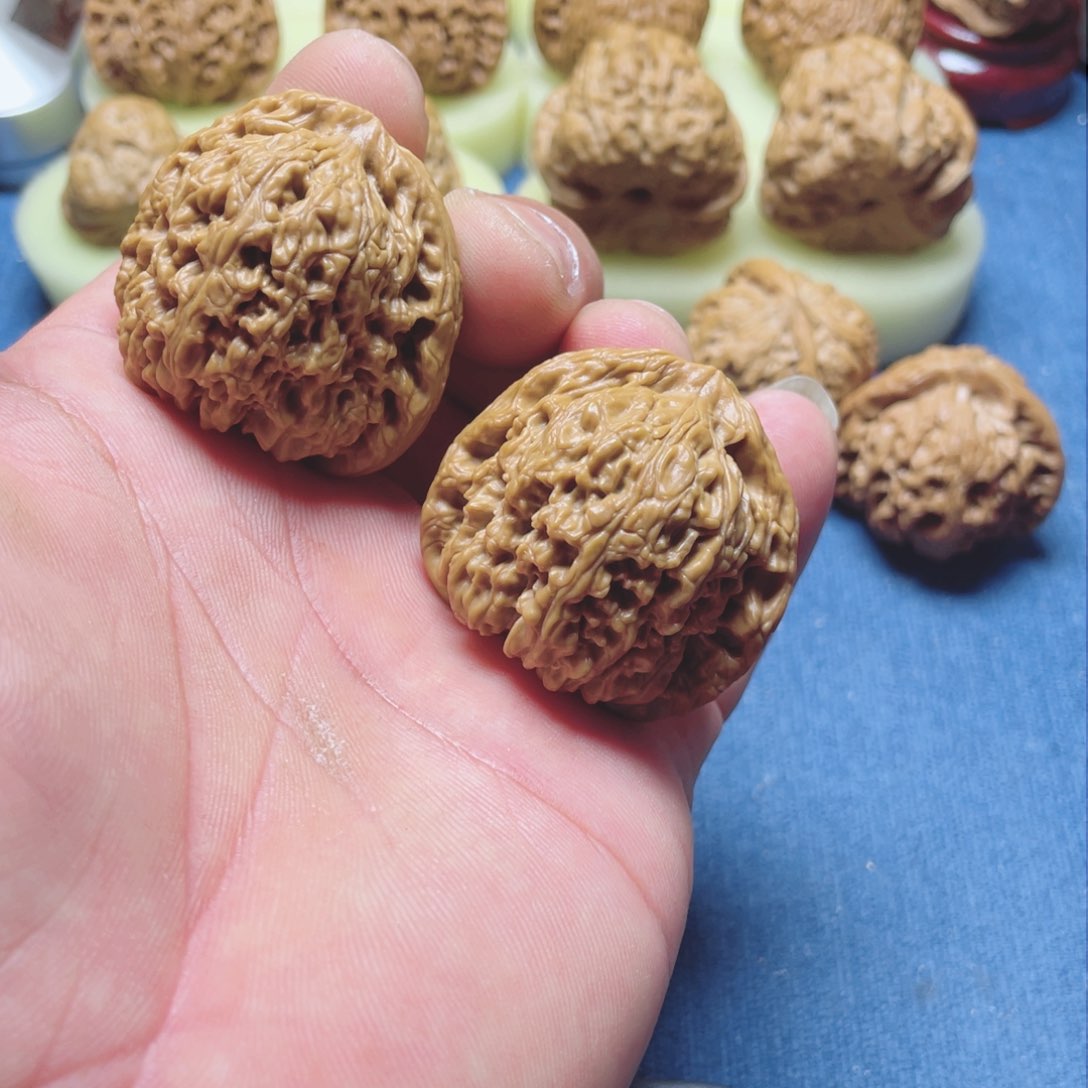 文玩核桃把件南疆石