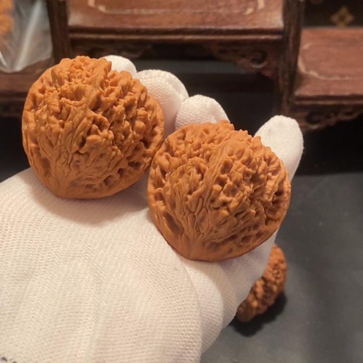 文玩核桃把件安*南疆石三角