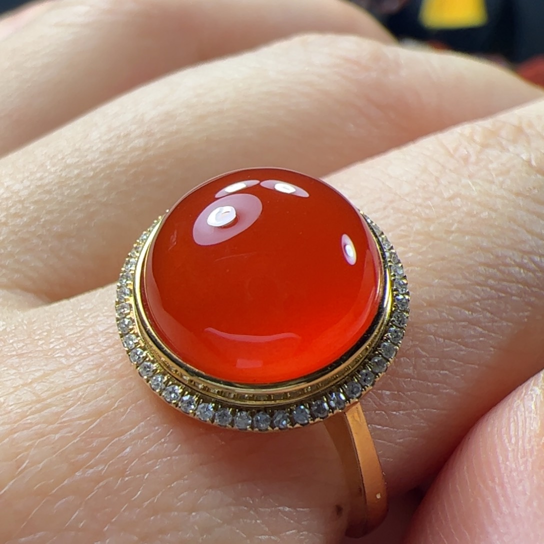 南红玛瑙冰红女戒18K金镶嵌