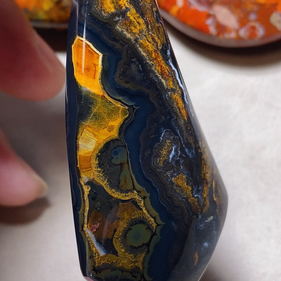 未镶嵌颈饰玛瑙/玉髓三*