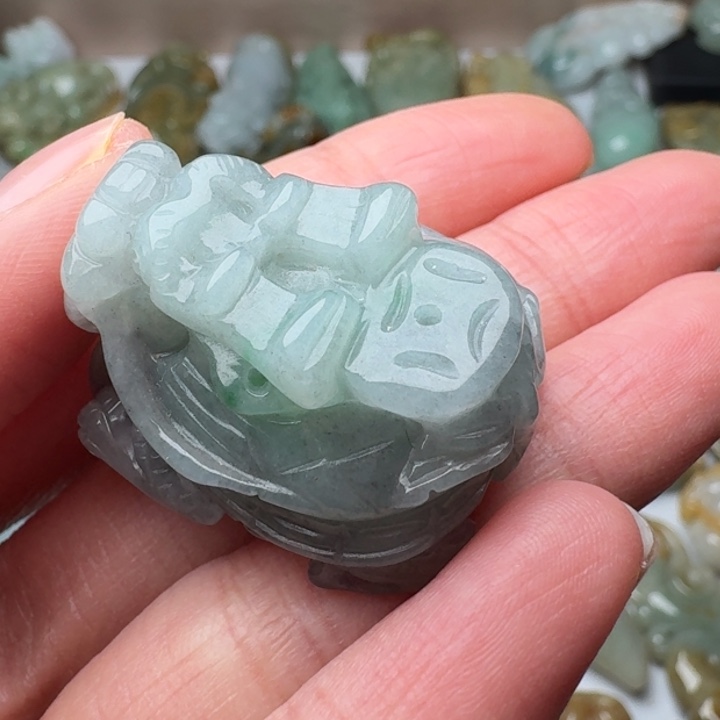 翡翠未镶嵌颈饰吊坠