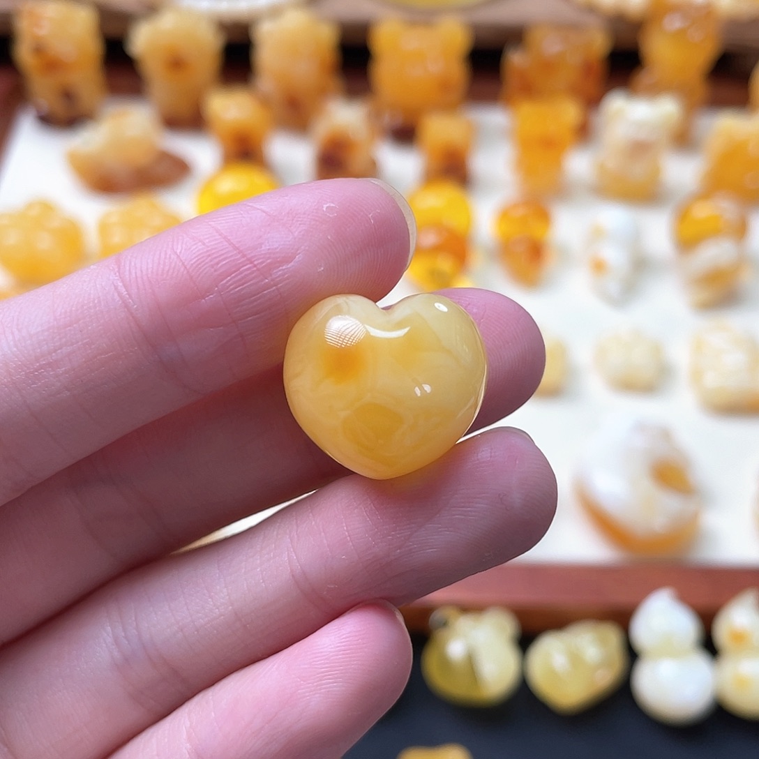 琥珀珠宝奇石未镶嵌