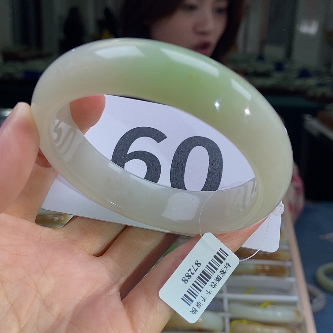 和田玉（翠青玉）手镯未镶嵌