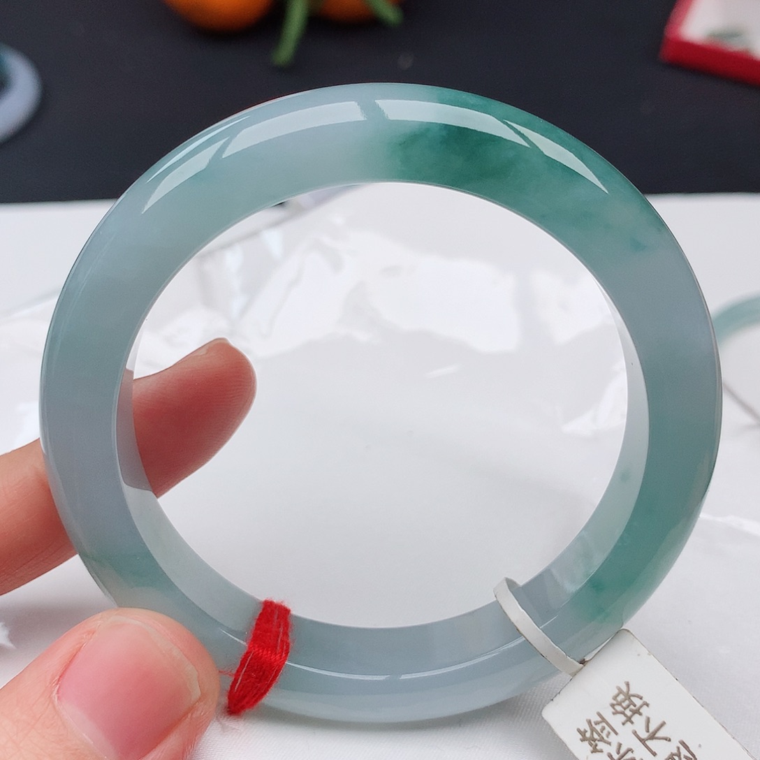 翡翠手镯未镶嵌天然翡翠手镯