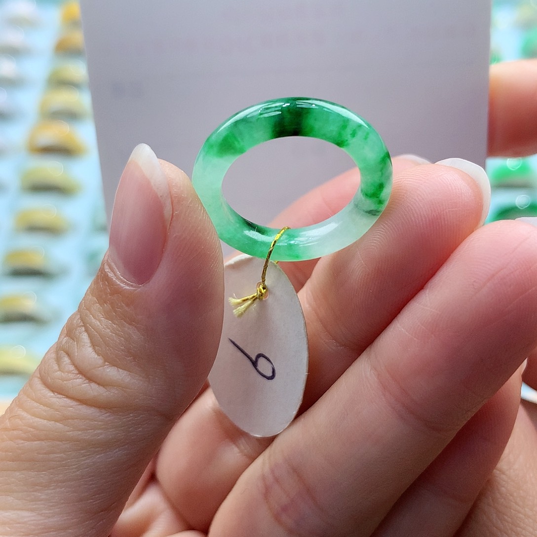 翡翠戒指未镶嵌9圈