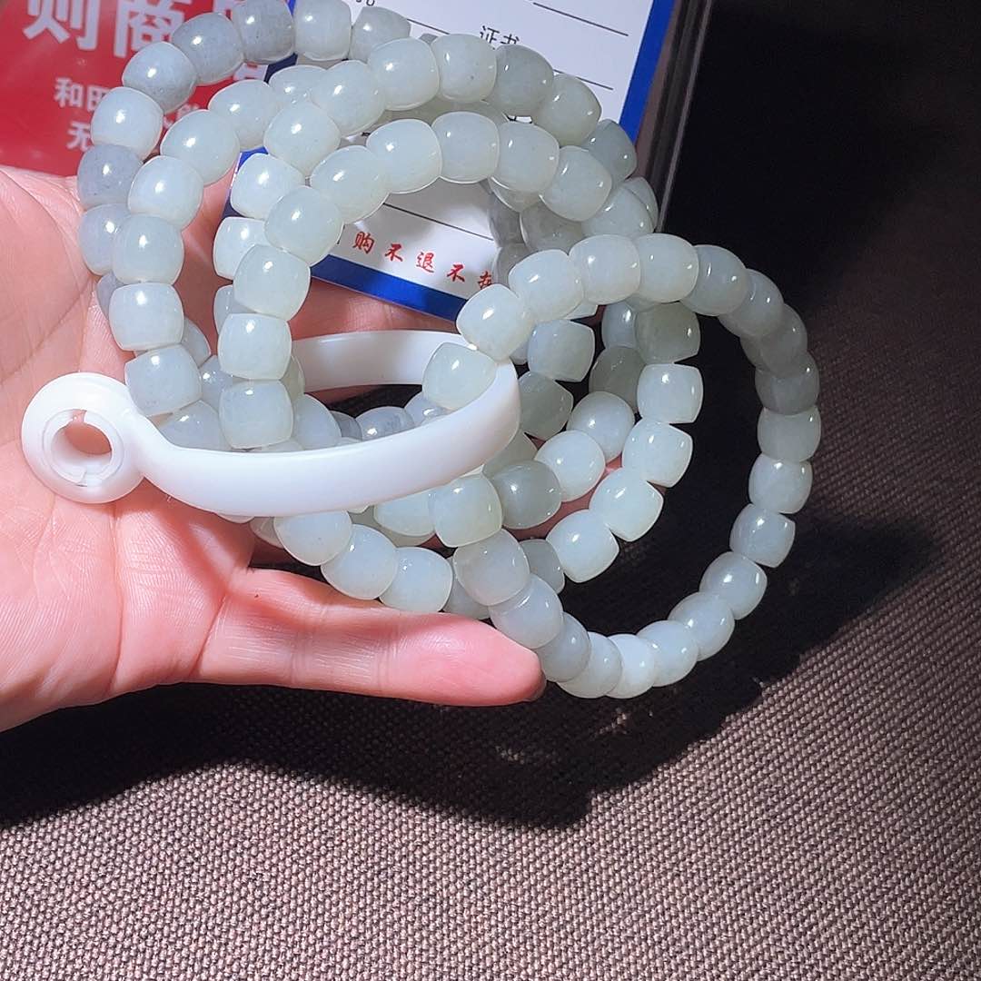 和田玉吊坠(不含链)未镶嵌凌*