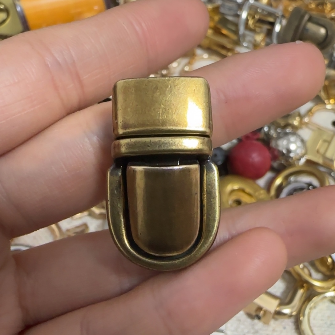 插锁10元2个满30元发货