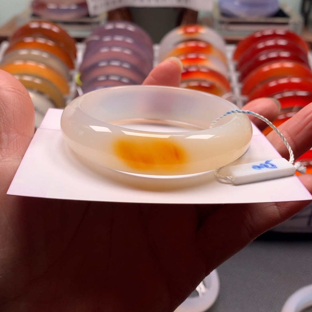 玛瑙/玉髓手镯未镶嵌