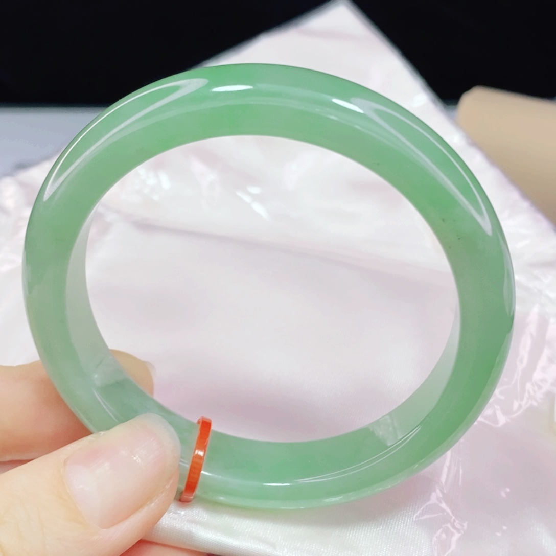 未镶嵌手镯翡翠55.8正圈