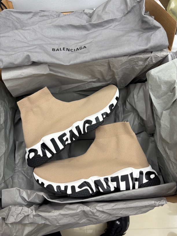 未使用 Balenciaga/巴黎世家 Speed 卡其色 袜子鞋 百搭休闲