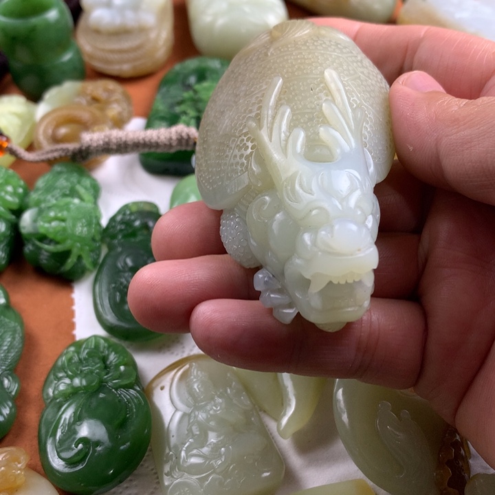 未镶嵌和田玉挂件A*峰