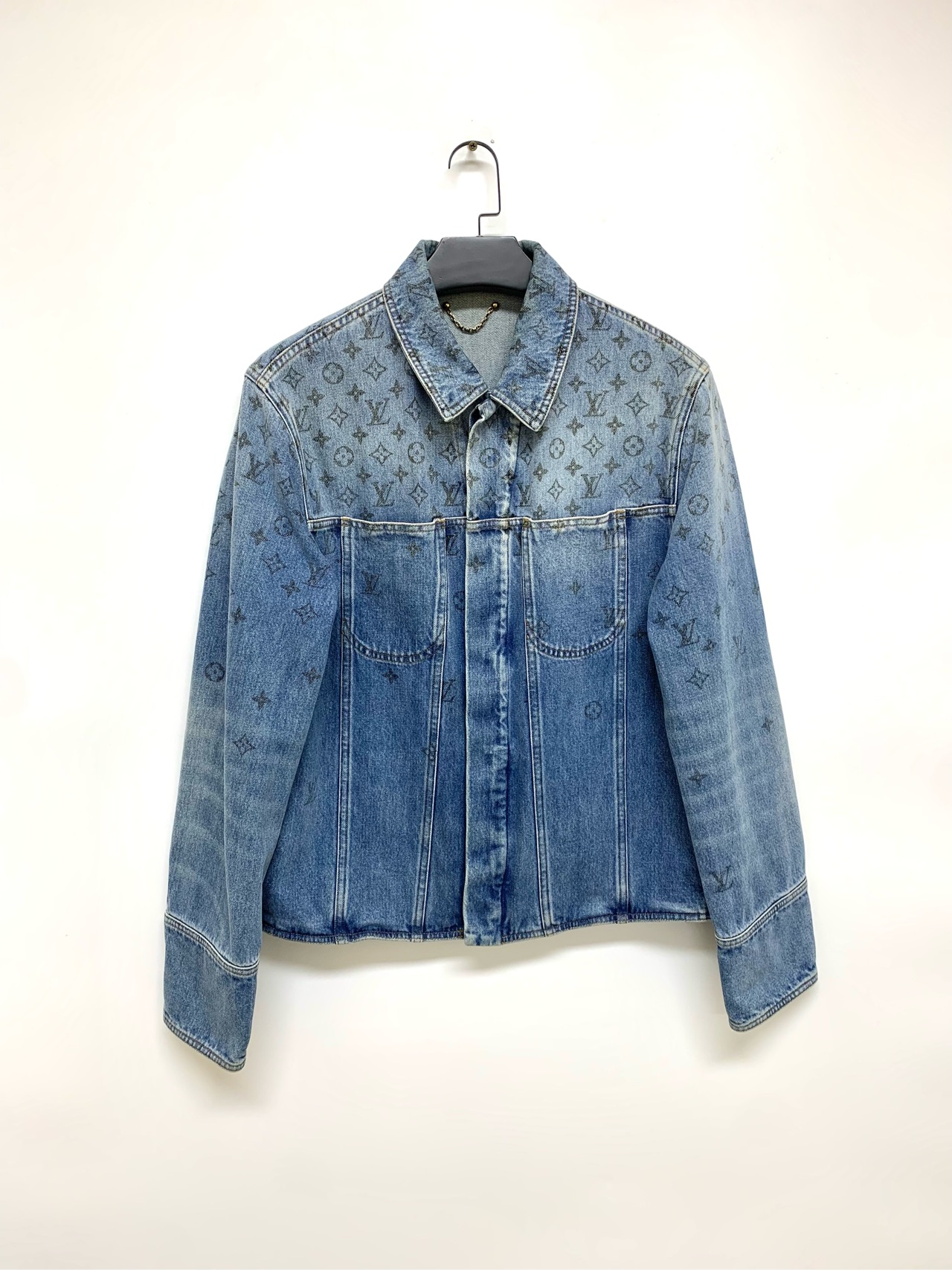 99新/【Lv】渐变满印牛仔外套/54码/13500/Y11712909