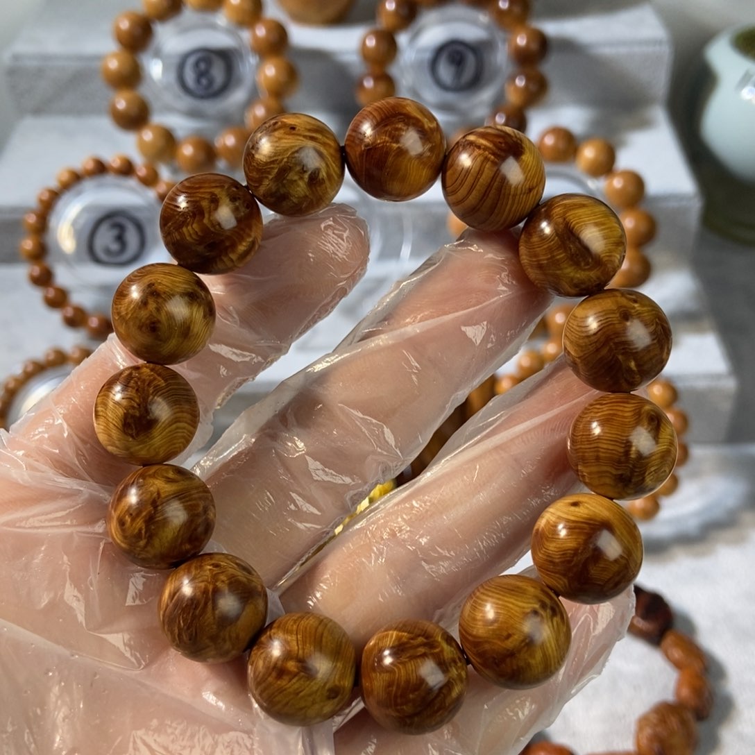 柏木（崖柏）尼****情过年好 发大财！