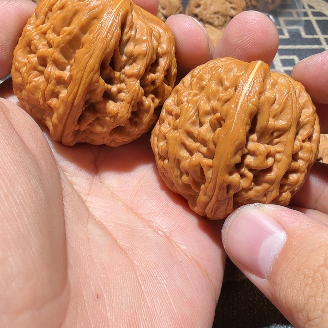 文玩核桃吊坠红锦鲤