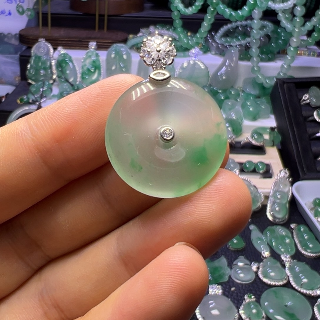 石英质玉未镶嵌颈饰