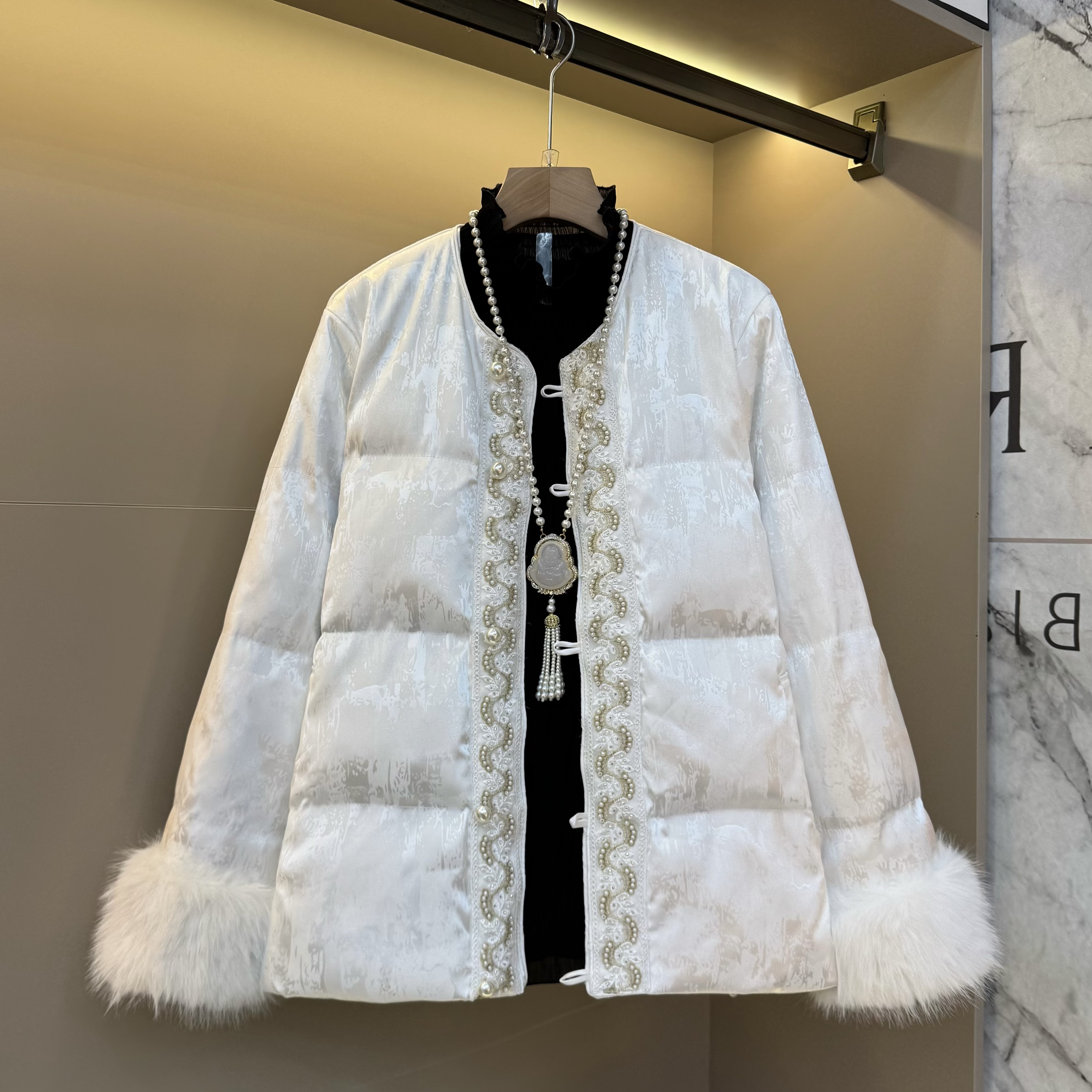 2025秋冬胖mm高级洋气新中式时尚设计欧货显贵气质毛袖外套7271