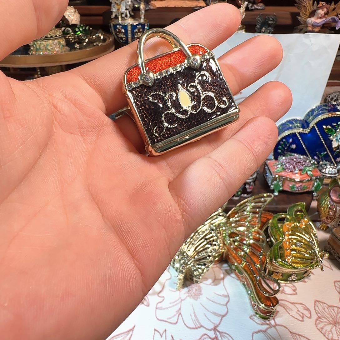 手工制品请勿吹毛求疵
