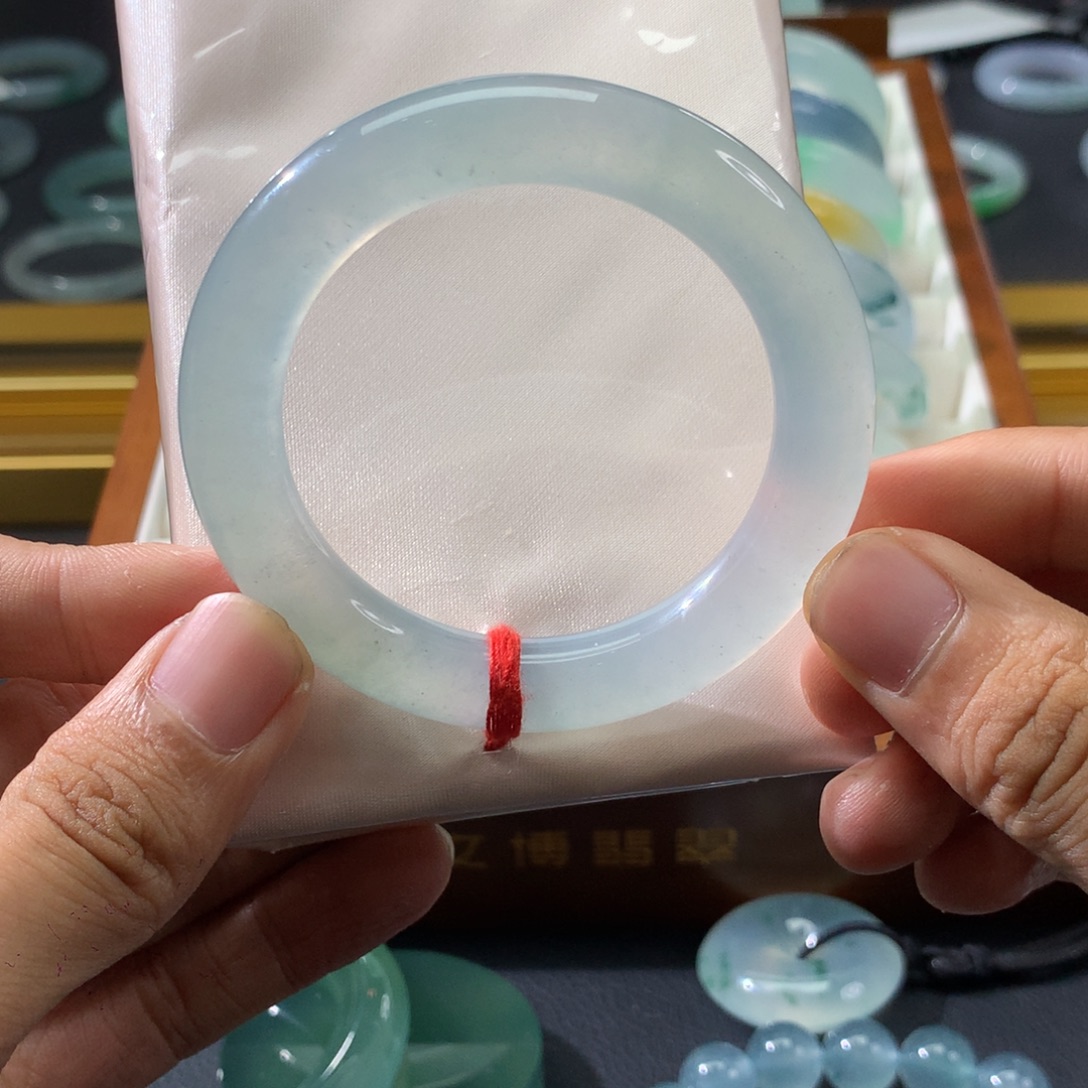 ****卓翡翠手镯未镶嵌圆条