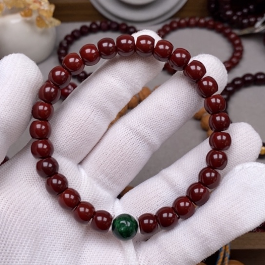 老****晨猴头关的一个小镇上的