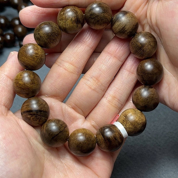 沉香手串梁*俊白棋留疤