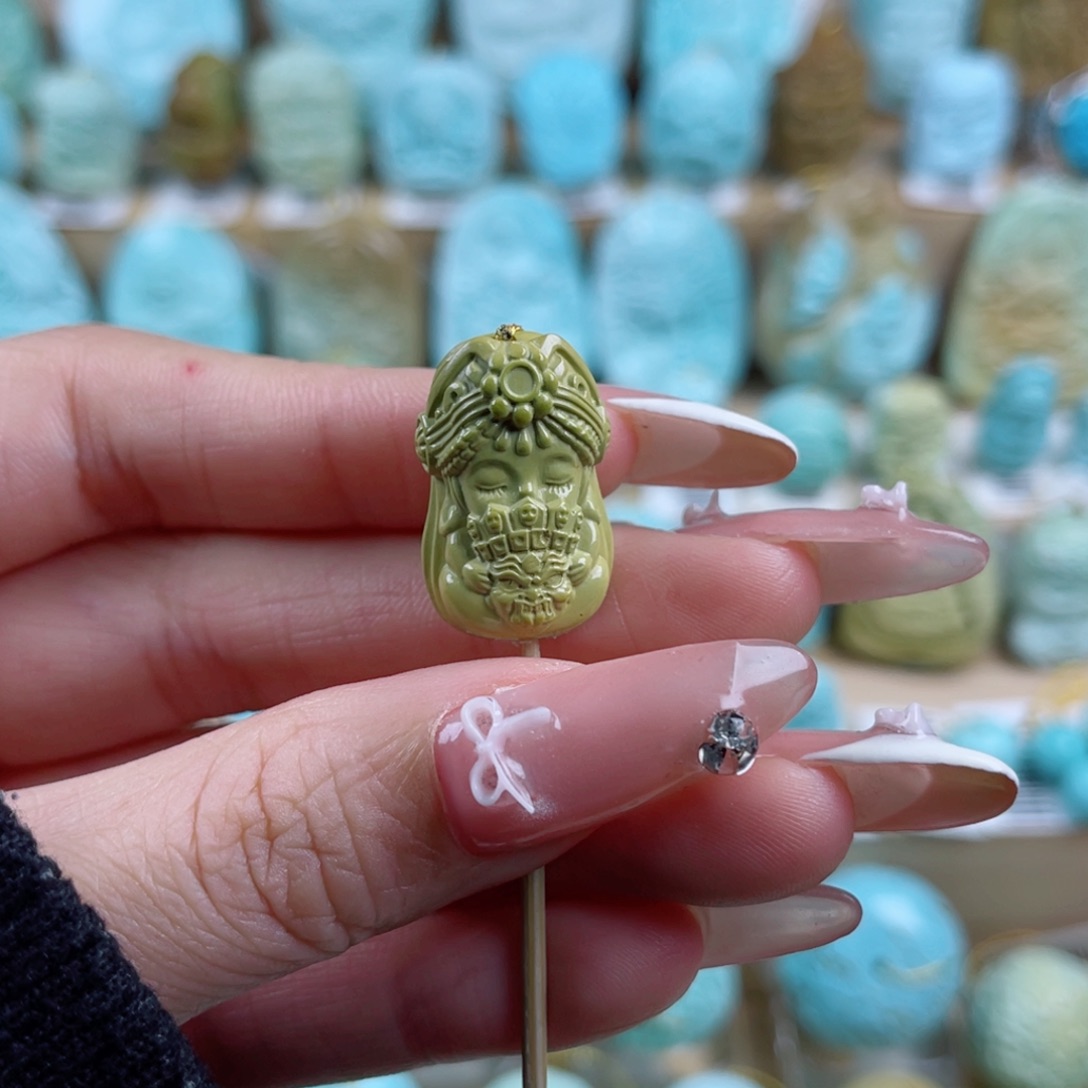 绿松石未镶嵌珠宝奇石