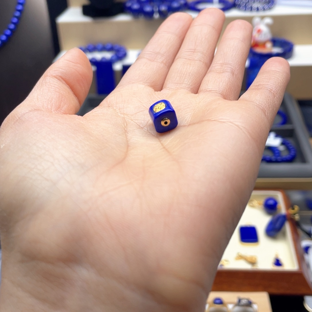 未镶嵌青金石原石配件不做证书