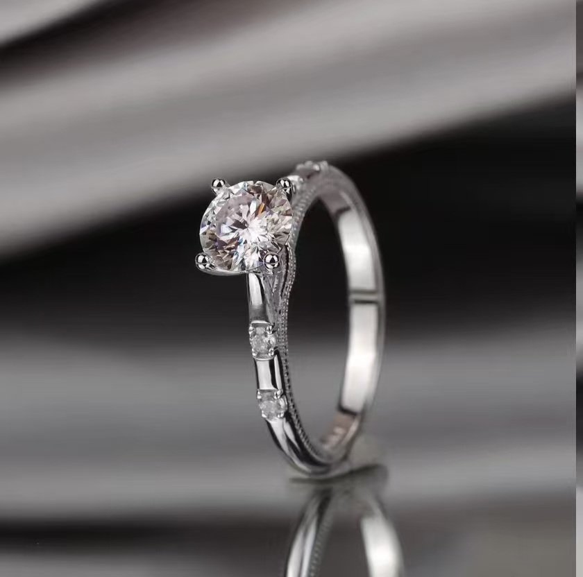 1.0CT 海棠轻奢女戒