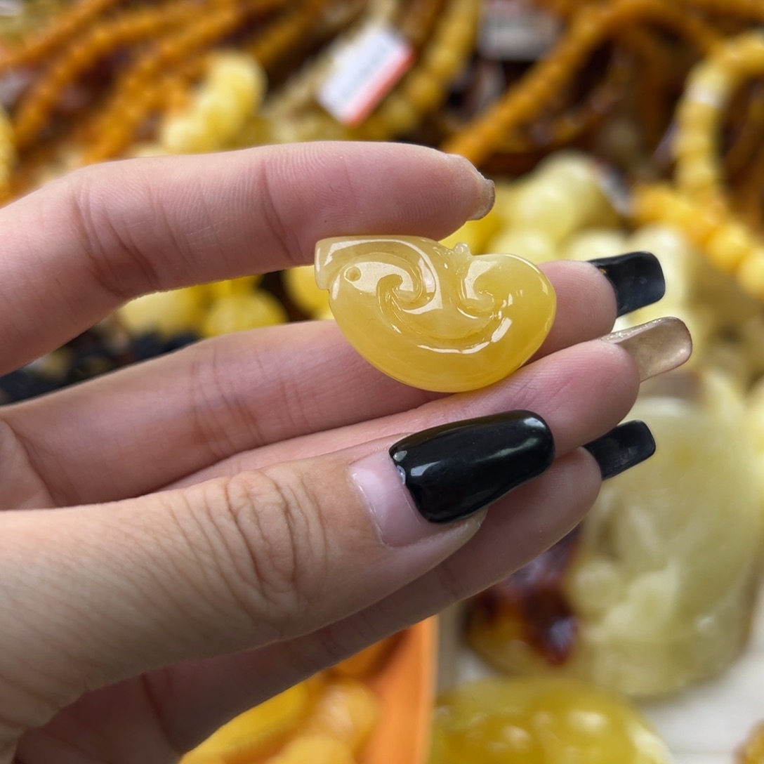 琥珀珠宝奇石未镶嵌