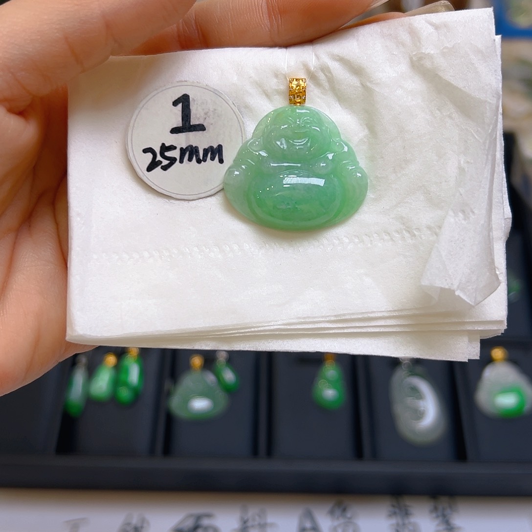 翡翠颈饰18K金镶嵌翡翠