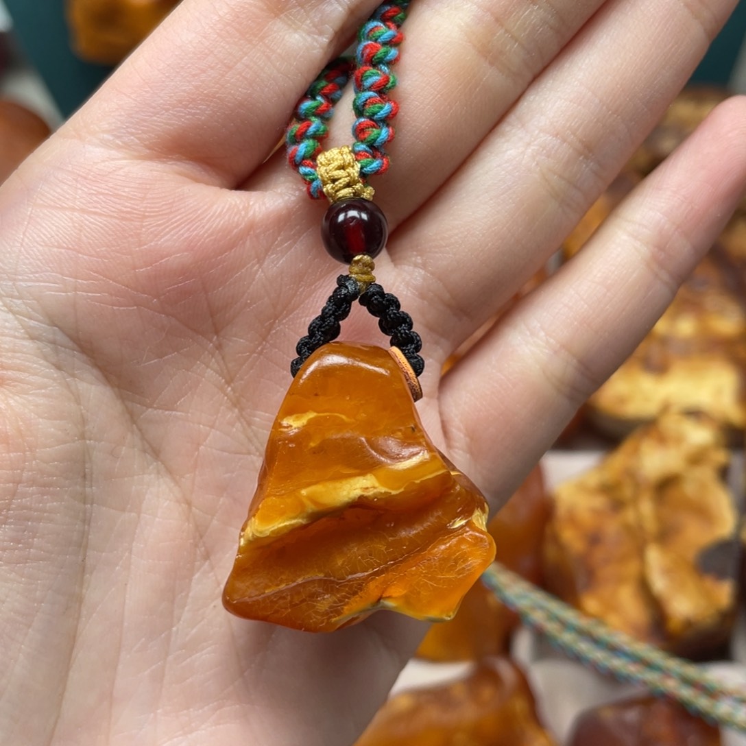 琥珀珠宝奇石未镶嵌