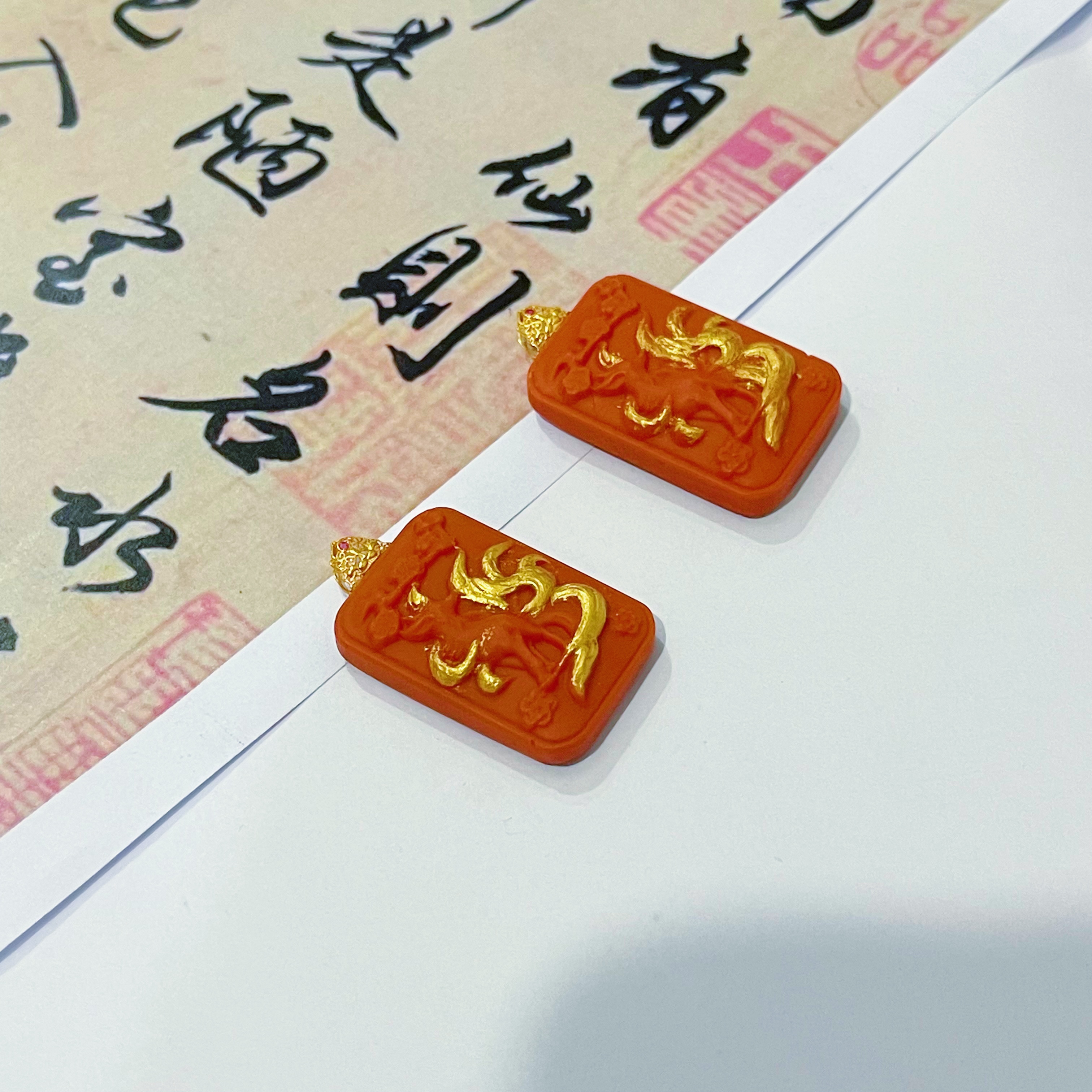 【小宝珠宝】20 T31281-18K金镶嵌南红吊坠-多样性发其一-28*19*7mm