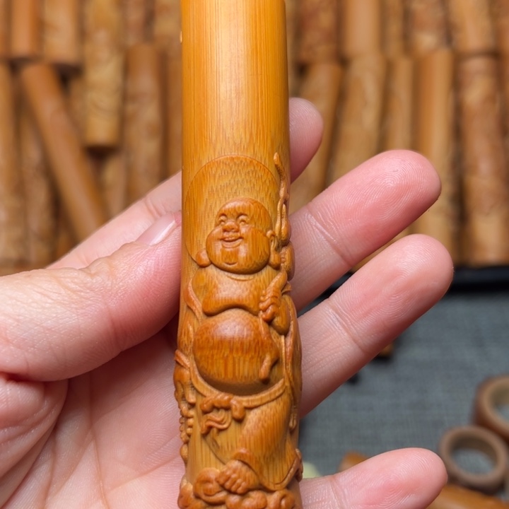 非***羊实心竹雕刻手把件