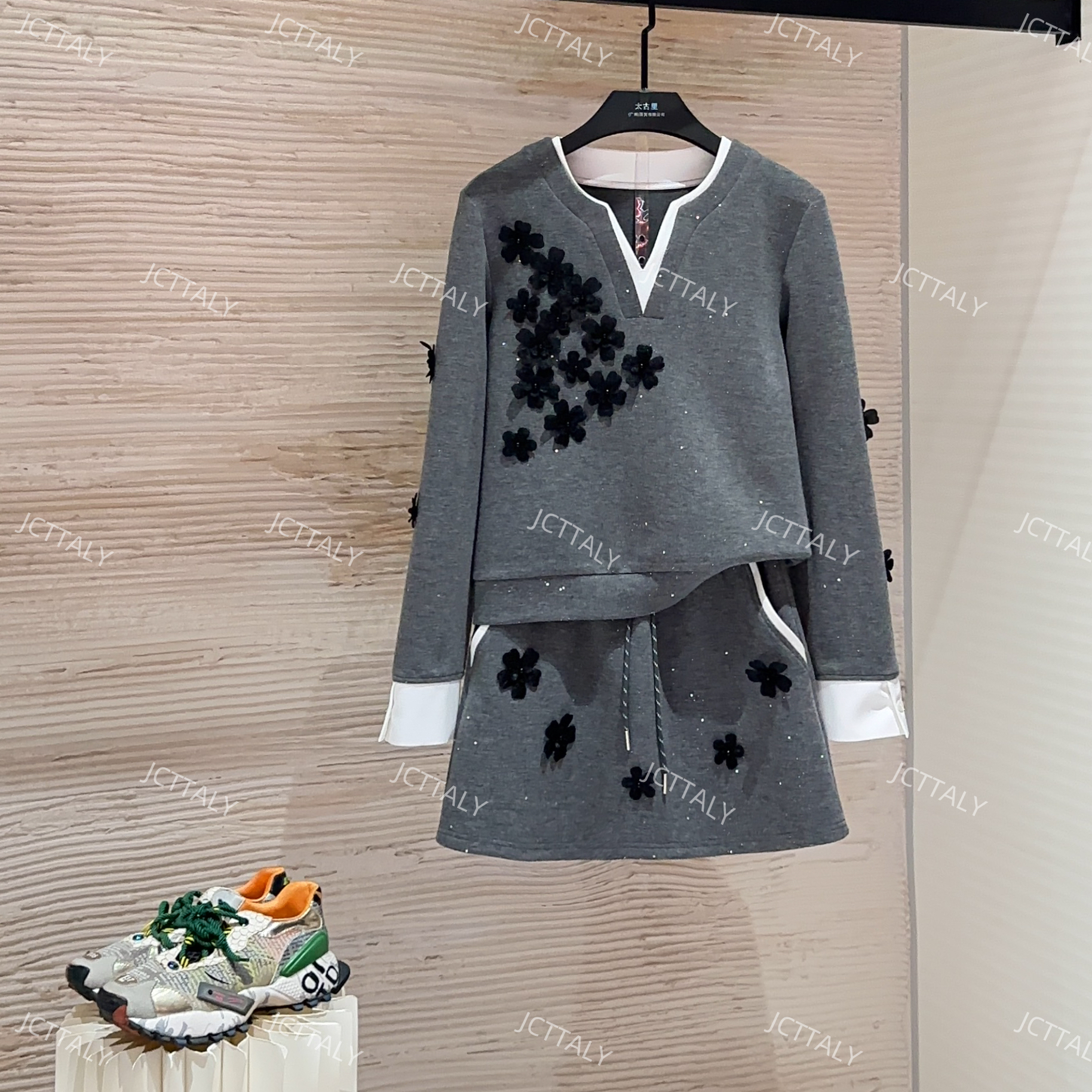 【宠粉价】秋冬新款时尚灰色领结气质洋气半身裙套装TZ-574