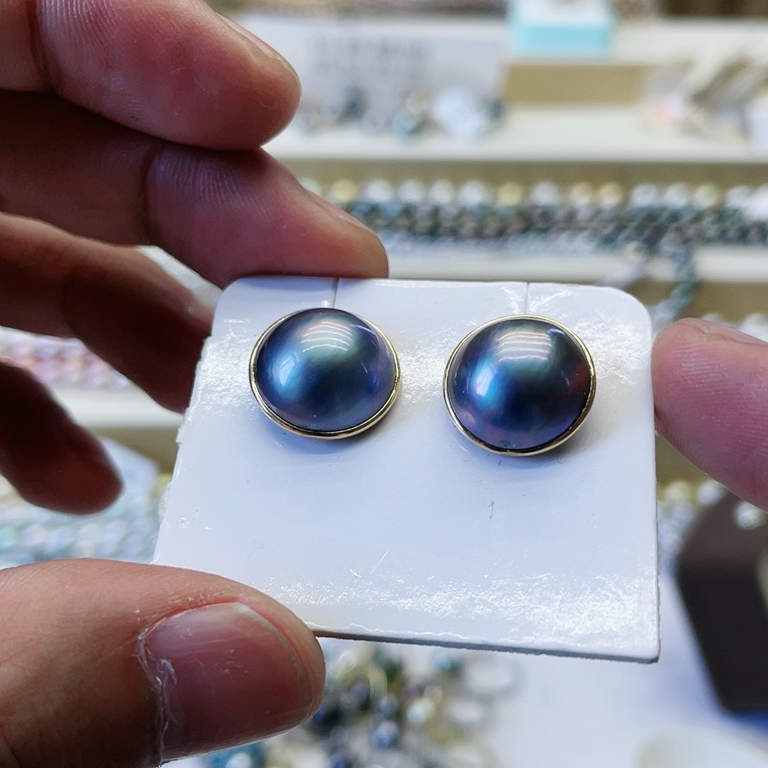 拼合珍珠（马贝珠）耳饰18K金镶嵌