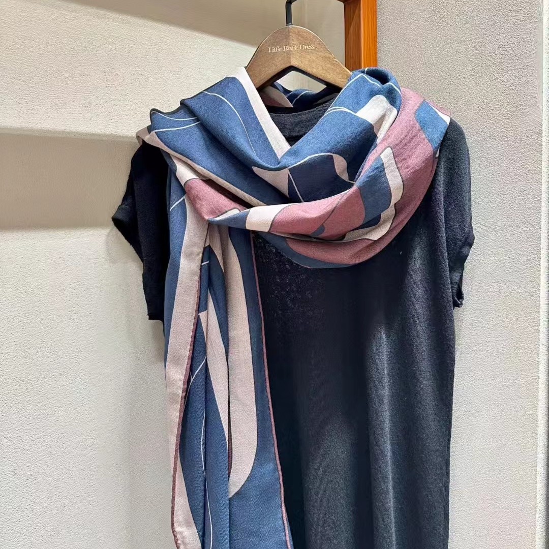 复古几何图形长巾真丝羊毛双面同色高奢货来袭丝巾百搭（需干洗）