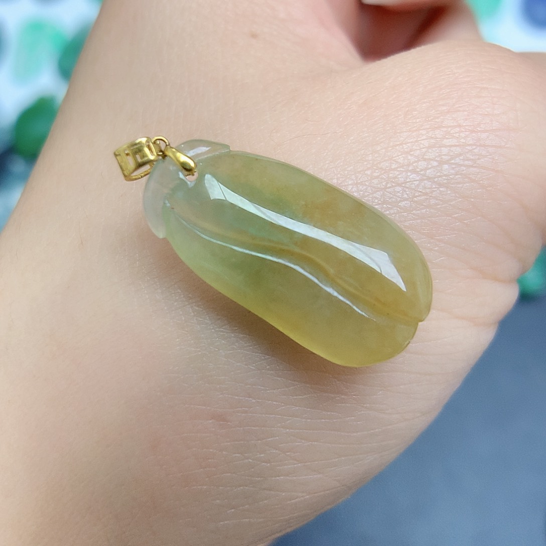 翡翠颈饰18K金镶嵌吊坠