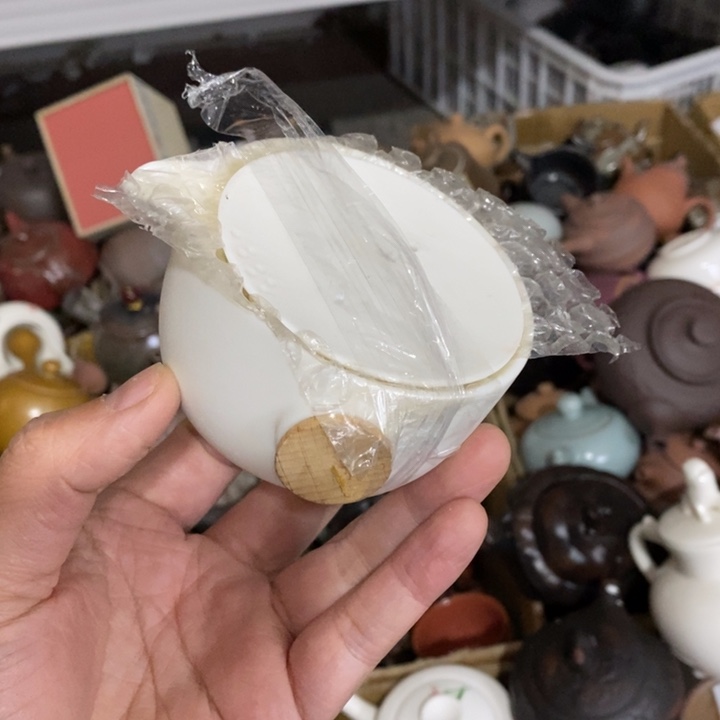 陶瓷艺术品及陶瓷壶