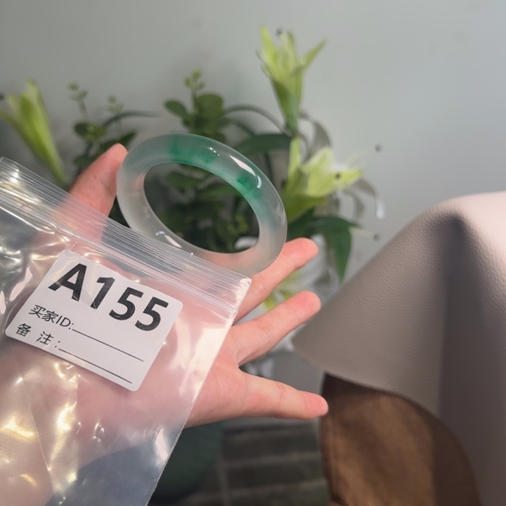 玉伍***六时尚冰飘花手镯A155