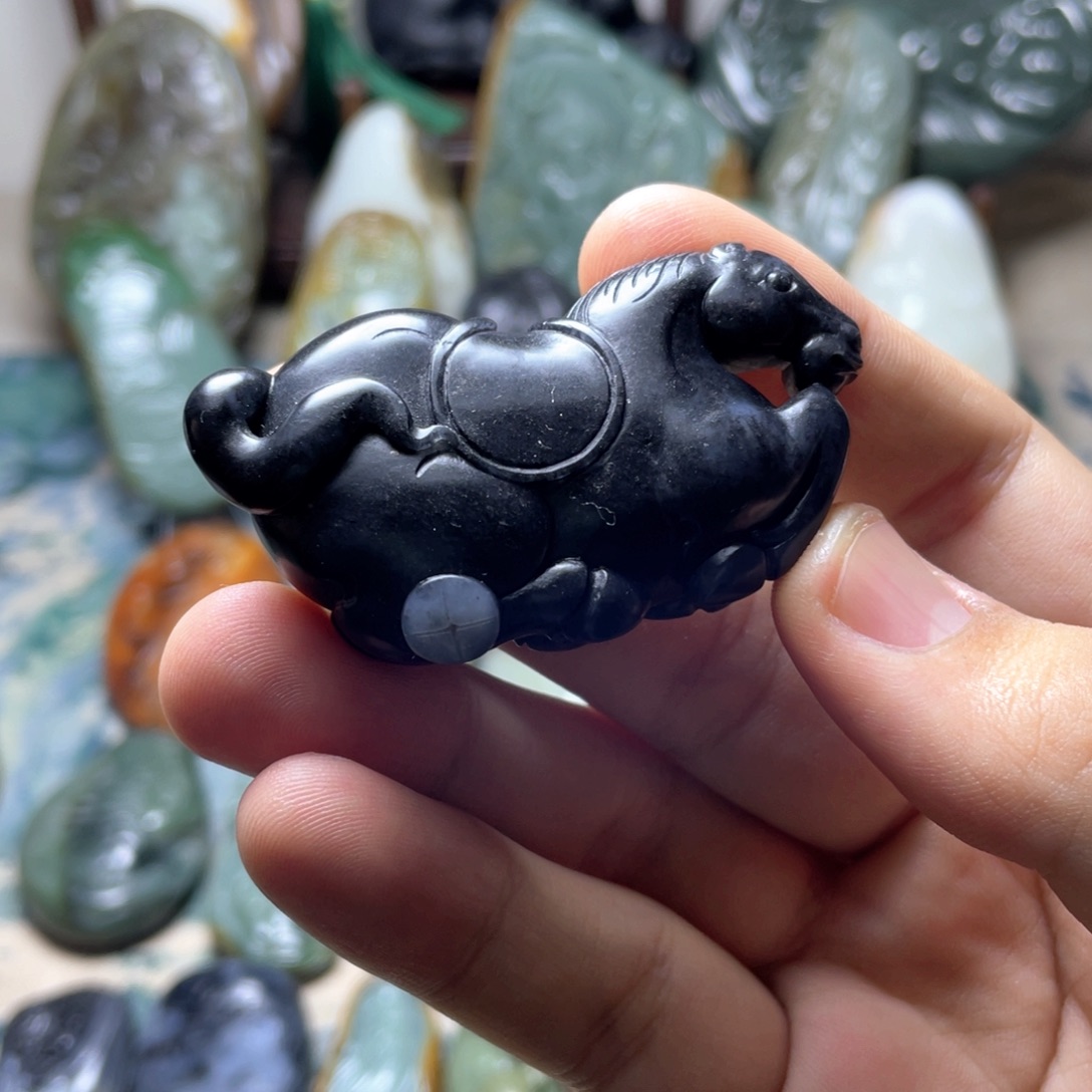 和田玉未镶嵌挂件唐马