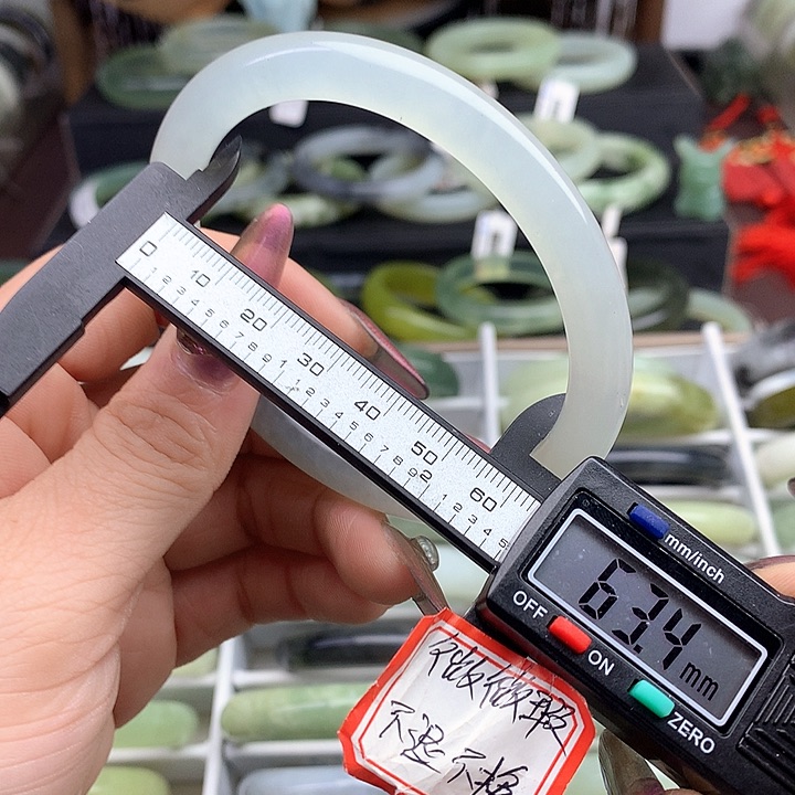 蛇纹石玉手镯未镶嵌659